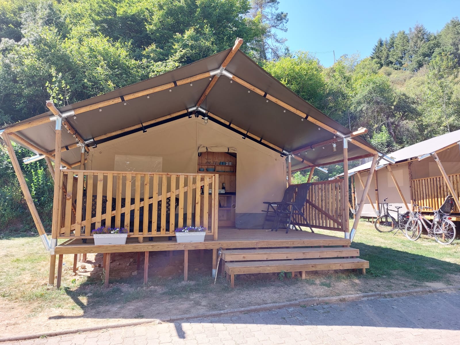 Camping Drei Spatzen - Safaritent 4 personen incl. sanitair