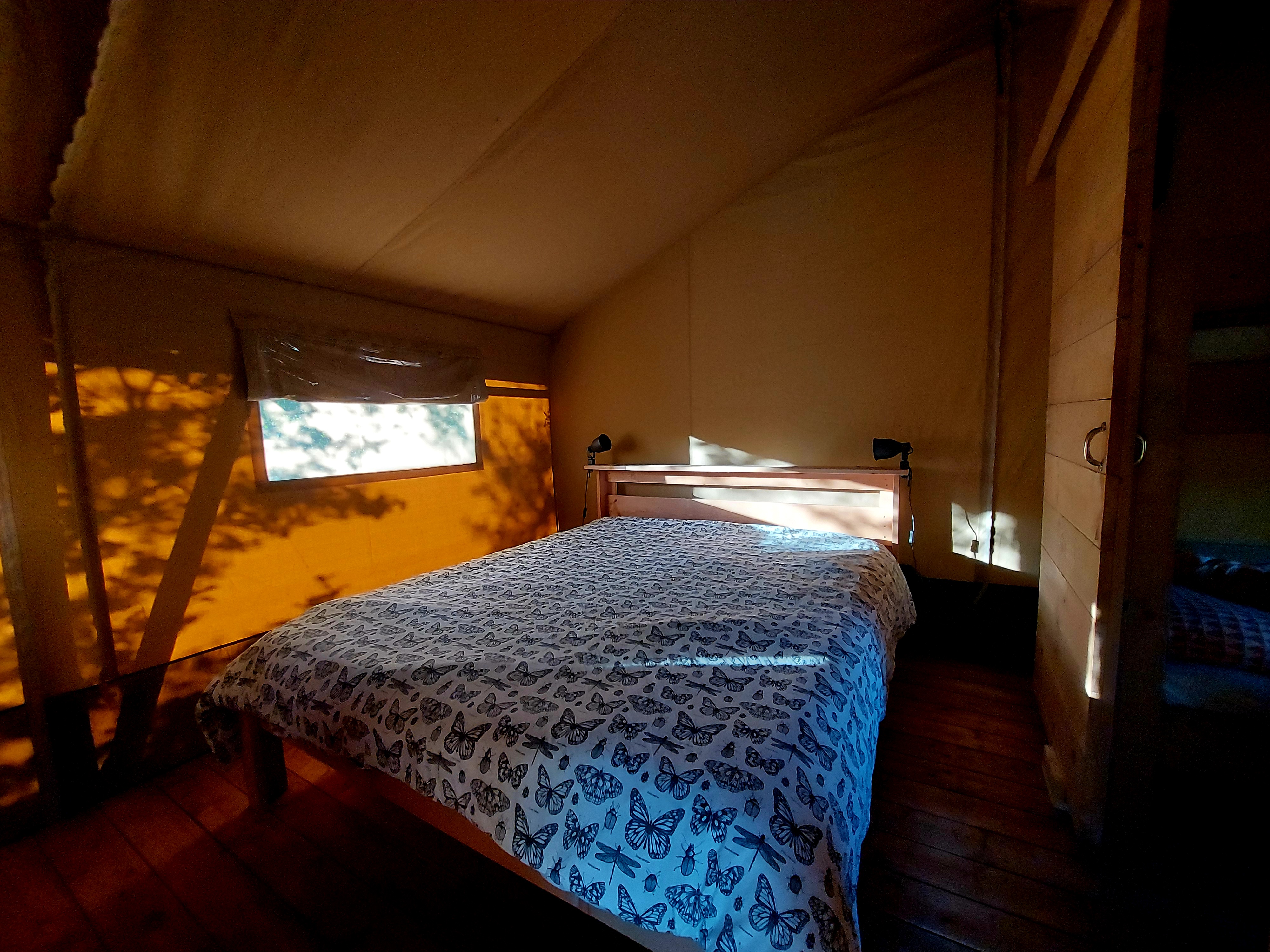 Camping Moulin des Jarasses - Safaritent 6 personen incl. sanitair
